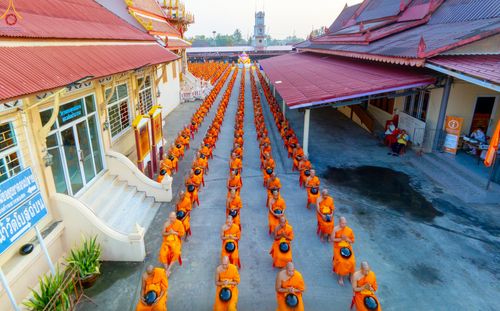 ภาพ No.297559:วันที่ 18 มกราคม พ.ศ. 2569 พิธีตักบาตรพระธรรมยาตรา ณ วัดโบสถ์บน ต.บางคูเวียง จ.นนทบุรี อนุสรณ์สถานลำดับที่ 4 สถานที่เกิดด้วยกายธรรม ในโครงการธรรมยาตรา กตัญญูบูชา มหาปูชนียาจารย์ พระมงคลเทพมุนี(สด จนฺทสโร) พระผู้ปราบมาร อนุสรณ์สถาน 7 แห่ง ปีที่ 14