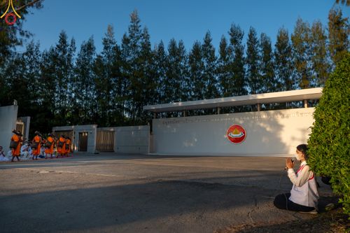 ภาพ No.105988:V.2 ทุ่มเท การเตรียมงาน เก็บงาน การรับบุญของเจ้าหน้าที่หน่วยงานต่างๆ เพื่อโครงการธรรมยาตรา กตัญญูบูชามหาปูชนียาจารย์ พระมงคลเทพมุนี (สด จนฺทสโร) พระผู้ปราบมาร อนุสรณ์สถาน 7 แห่ง ปีที่ 12 ระหว่างวันที่ 2 - 31 มกราคม พ.ศ.2567