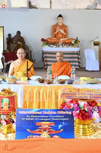 ภาพ No.278827:วันที่ 1 พฤศจิกายน  2568  กฐินสมทบวัดต่างประเทศ โดยคณะศิษยานุศิษย์ บูชาธรรม 81 ปี หลวงพ่อธัมมชโย ณ วัดธรรมรักษิตาราม ประเทศศรีลังกา