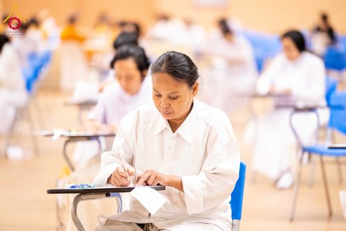 ภาพ No.309573:วันที่ 12 กุมภาพันธ์ พ.ศ. 2569 การสอบบาลีสนามหลวง ประจำปี 2569 ประโยค 1-2, ป.ธ.3/ ประโยค บ.ศ.1-2, บ.ศ.3 ณ สนามสอบประจำจังหวัดปทุมธานี แห่งที่ 2  วัดพระธรรมกาย อ.คลองหลวง จ.ปทุมธานี