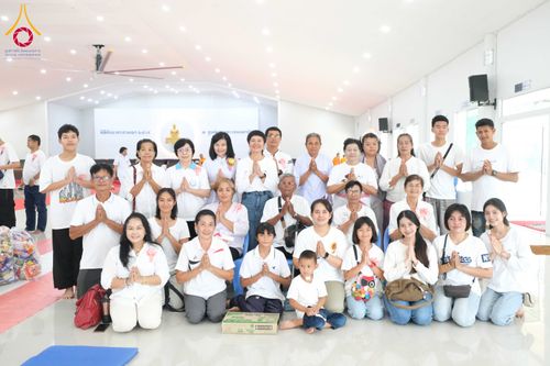 ภาพ No.320928:วันเสาร์ที่ 11 เมษายน พ.ศ.2569 พิธีตักบาตรฉลองสามเณรใหม่ ณ ศูนย์อบรมเยาวชนนครปฐม