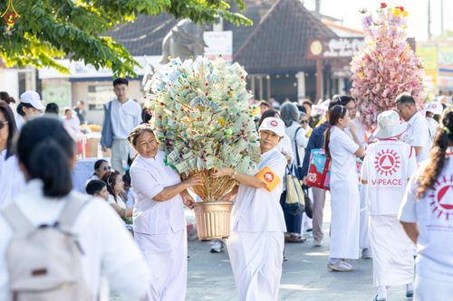 ภาพ No.282508:วันที่ 19 -20 ธันวาคม พ.ศ.2568 เบื้องหลังความสำเร็จ ของการจัดงานตักบาตร พระ 10,000 รูป Skywalk กาญจนบุรี