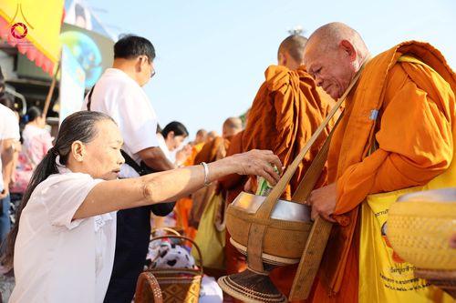 ภาพ No.312924:วันอาทิตย์ที่ 8 มีนาคม พ.ศ.2569 ทำบุญเมืองนครราชสีมา 558 ปี ตักบาตรพระ 10,000 รูป (ภาพชุดที่ 2)