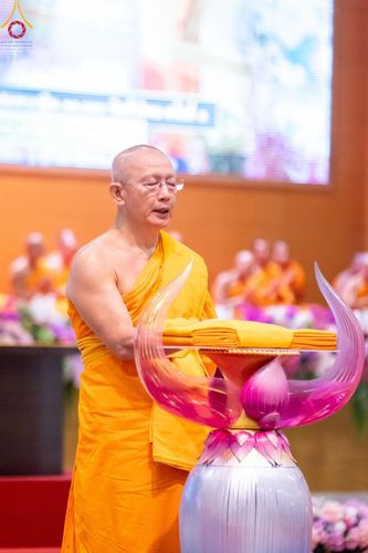 ภาพ No.160342:พิธีทอดผ้าป่าสมทบกฐินวัดพระธรรมกาย และสมทบกฐิน 30,000 วัดทั่วไทย ครั้งที่ 3 ณ สภาธรรมกายสากล วัดพระธรรมกาย วันพฤหัสบดีที่ 10 ตุลาคม พ.ศ. 2567