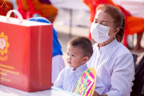 ภาพ No.221779:วันอังคารที่ 22 เมษายน พ.ศ. 2568 ภาพพิธีถวายมหาสังฆทานคณะสงฆ์ 40,000 กว่าวัดทั่วประเทศ เนื่องในวันคุ้มครองโลก ชุดที่ 2 (ปลื้มให้สมการรอคอย) ณ ลานธรรมพระมหาธรรมกายเจดีย์ วัดพระธรรมกาย