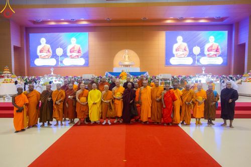 ภาพ No.147000:การต้อนรับพระสังฆาธิการ 2,000 กว่าวัดทั่วประเทศ และพิธีบูชาข้าวพระ เนื่องในวันสมาธิโลก วันอาทิตย์ที่ 4 สิงหาคม พ.ศ. 2567 ณ สภาธรรมกายสากล วัดพระธรรมกาย