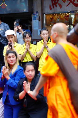 ภาพ No.128416:พิธีอัญเชิญพระบรมสารีริกธาตุ " ใจกลางเมืองนครหาดใหญ่ " เพื่อประดิษฐาน ณ มหารัตนเจดีย์สิริปทุมสวรรค์ (เจดีย์อริยพุทธะ 5 พระองค์) ศูนย์ปฏิบัติธรรมภาคใต้ อ.บางกล่ำ จ.สงขลา  วันที่ 9 มีนาคม พ.ศ.2567 (ชุดที่ 1)