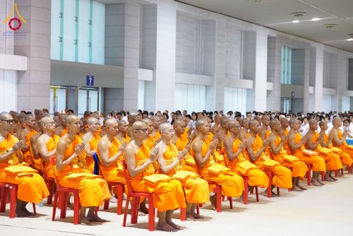 ภาพ No.134522:พิธีทอดผ้าป่าสมทบ มหาสังฆทาน 10,000 วัด ทั่วไทย วันอาทิตย์ต้นเดือนที่ 7 เมษายน พ.ศ.2567 ณ ห้องแก้วสารพัดนึก 1 สภาธรรมกายสากล  วัดพระธรรมกาย จ.ปทุมธานี