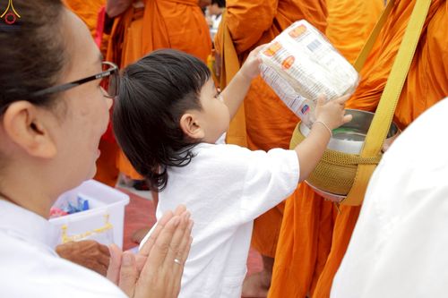 ภาพ No.245468:วันอาทิตย์ที่ 14 กันยายน พ.ศ. 2568 ตักบาตรพระ 555 รูป มหากุศล  น้อมถวายเป็นพุทธบูชา ณ หอนาฬิกาเบตง อ.เบตง จ.ยะลา