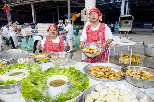 ภาพ No.303021:วันที่ 26 มกราคม พ.ศ. 2569 พิธีถวายภัตตาหารเป็นสังฆทาน แด่พระธรรมยาตรา ณ วัดพระธรรมกาย  จังหวัดปทุมธานี ในโครงการธรรมยาตรา กตัญญูบูชา มหาปูชนียาจารย์ พระมงคลเทพมุนี(สด จนฺทสโร) พระผู้ปราบมาร อนุสรณ์สถาน 7 แห่ง ปีที่ 14