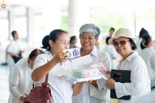 ภาพ No.343062:วันที่ 13 สิงหาคม พ.ศ.2569 พิธีบุพเปตพลี ครั้งที่ 186 ร่วมอุทิศส่วนกุศล แด่หมู่ญาติผู้ล่วงลับไปแล้ว และเป็นปัจจัยสนับสนุน การเผยแผ่พระพุทธศาสนา ณ หอฉันคุณยายอาจารย์ วัดพระธรรมกาย
