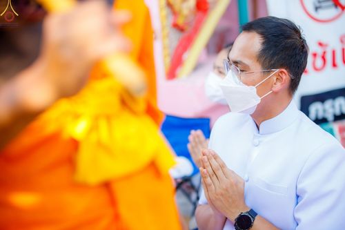 ภาพ No.72420:พิธีต้อนรับพระธรรมยาตรา ในโครงการธรรมยาตรากตัญญูบูชา มหาปูชนียาจารย์ พระมงคลเทพมุนี(สด จนฺทสโร) พระผู้ปราบมาร อนุสรณ์สถาน 7 แห่ง ปีที่ 11 วันที่ 18 มกราคม พ.ศ. 2566 ณ อนุสรณ์สถานลำดับที่ 4 สถานที่เกิดด้วยกายธรรม วัดโบสถ์ (บน) บางคูเวียง อ.บางกรวย จ.นนทบุ