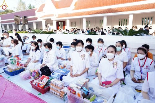 ภาพ No.73654:พิธีตักบาตรพระธรรมยาตราฯ ในโครงการธรรมยาตรากตัญญูบูชา มหาปูชนียาจารย์ พระมงคลเทพมุนี(สด จนฺทสโร) พระผู้ปราบมาร ปีที่ 11 ณ อนุสรณ์สถานลำดับที่ 4 สถานที่เกิดด้วยกายธรรม วัดโบสถ์ (บน) บางคูเวียง อ.บางกรวย จ.นนทบุรี วันที่ 22 มกราคม พ.ศ. 2566
