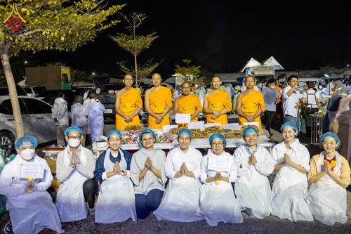 ภาพ No.295625:วันที่ 16 มกราคม พ.ศ. 2569 พิธีถวายภัตตาหารเป็นสังฆทาน แด่พระธรรมยาตรา ณ วัดโบสถ์บน ต.บางคูเวียง จ.นนทบุรี อนุสรณ์สถานลำดับที่ 4 สถานที่เกิดด้วยกายธรรม ในโครงการธรรมยาตรา กตัญญูบูชา มหาปูชนียาจารย์ พระมงคลเทพมุนี(สด จนฺทสโร) พระผู้ปราบมาร อนุสรณ์สถาน 7 แ