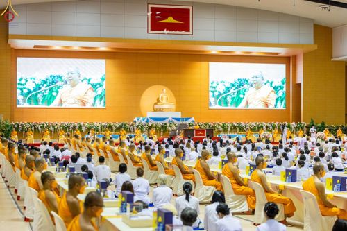 ภาพ No.64083:พิธีมุทิตาสักการะพระมหาเถระและพระเถระ ครั้งที่ 28 ประจำปี พ.ศ. 2565 วันอาทิตย์ที่ 20 พฤศจิกายน พ.ศ. 2565 ณ ห้องแก้วสารพัดนึก 1 สภาธรรมกายสากล วัดพระธรรมกาย