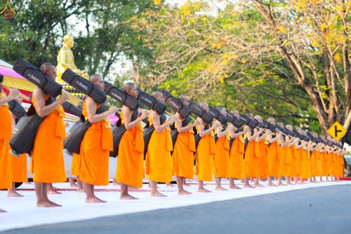 ภาพ No.281661:วันที่ 24 ธันวาคม พ.ศ.2568 พระธรรมยาตรา ปฏิบัติธรรม และถ่ายภาพหมู่ประวัติศาสตร์ ณ ลานหน้ามหาวิหารพระมงคลเทพมุนีฯ วัดพระธรรมกาย