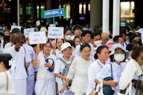 ภาพ No.324422:วันที่ 22 เมษายน พ.ศ.2569 (วันคุ้มครองโลก) งานถวายมหาสังฆทาน 40,000 กว่าวัดทั่วประเทศ บรรยากาศพระสังฆาธิการและสาธุชน  เดินทางเข้าลานธรรม วัดพระธรรมกาย