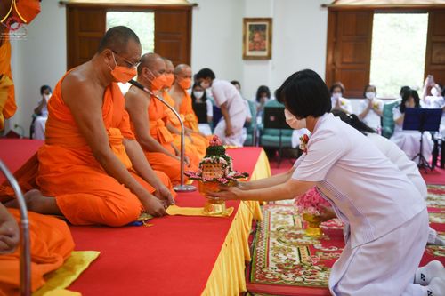 ภาพ No.65524:พิธีเวียนประทักษิณ และขอขมามอบผ้าไตร รุ่นบูชาธรรมมหาปูชนียาจารย์  ปี ๒๕๖๕ ณ วัดพระพุทธบาทราชวรมหาวิหาร  อ.พระพุทธบาท จ.สระบุรี วันเสาร์ที่ ๒๐ พฤศจิกายน พ.ศ. ๒๕๖๕
