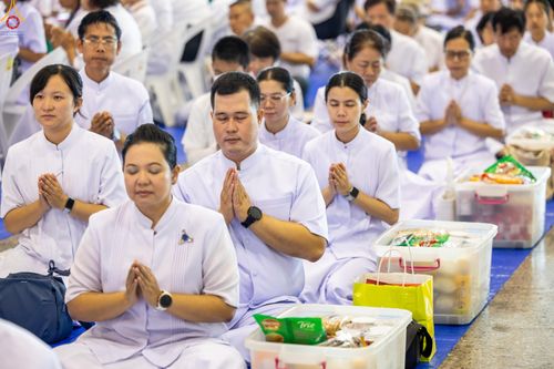 ภาพ No.337578:วันอาทิตย์ต้นเดือน 5 กรกฎาคม พ.ศ.2569 พิธีตักบาตรข้าวสารอาหารแห้ง  ณ บ้านแก้วเรือนทองคุณยายฯ วัดพระธรรมกาย