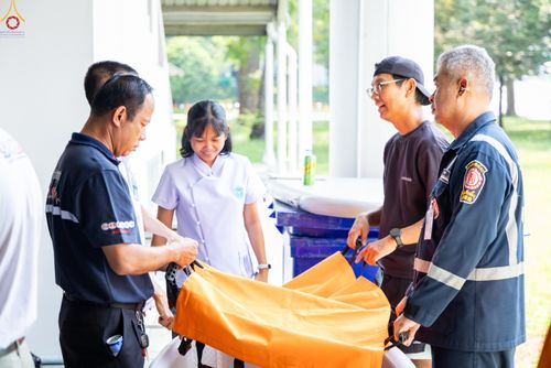 ภาพ No.323219:วันที่ 20 เมษายน พ.ศ.2569 การเตรียมงานของบุคลากรทางการแพทย์ , จุดลงทะเบียนพระสังฆาธิการ , วางกล่องไทยธรรม เพื่องานถวายมหาสังฆทาน 40,000 กว่าวัดทั่วประเทศ วันคุ้มครองโลก 22 เมษายน พ.ศ.2569 วัดพระธรรมกาย