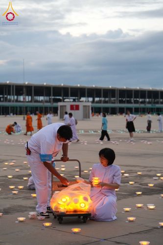 ภาพ No.345750:วันพฤหัสบดีที่ 27 สิงหาคม พ.ศ.2569 พิธีจุดประทีป เนื่องในวันธรรมชัย ณ วัดพระธรรมกาย ปทุมธานี