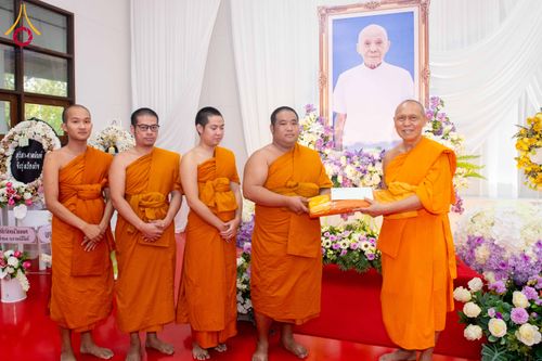 ภาพ No.316192:วันเสาร์ที่ 28 มีนาคม พ.ศ. 2569 พิธีบำเพ็ญกุศล คุณพ่อณรงค์ จินตมากุล  สิริอายุ 99 ปี 11 เดือน โยมบิดา พระครูปลัดรัตนวีรวัฒน์ (รังสฤษดิ์ อิทฺธิจินตโก) ที่ปรึกษาเจ้าคณะจังหวัดปทุมธานี เจ้าอาวาสวัดพระธรรมกาย  ณ ห้องปลูกศรัทธา 2 วัดพระธรรมกาย ปทุมธานี