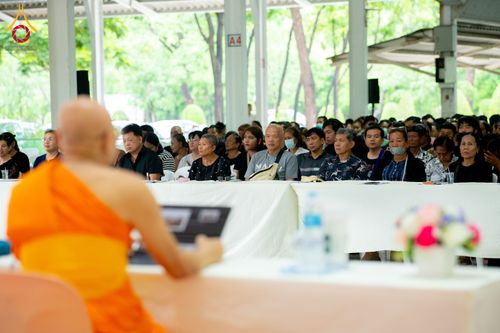 ภาพ No.336470:วันเสาร์ที่ 20 มิถุนายน 2569  โรงเรียน อบต.คลองสาม จัดโครงการ “โรงเรียนพ่อ–แม่”  เสริมพลังครอบครัวร่วมพัฒนาเด็กสู่การเป็นคนเก่งและดี  ผู้นำฟื้นฟูศีลธรรมโลก ณ วัดพระธรรมกาย