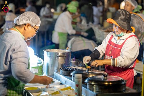 ภาพ No.294732:วันที่ 15 มกราคม พ.ศ. 2569 พิธีถวายภัตตาหารเป็นสังฆทาน แด่พระธรรมยาตรา ณ วัดโบสถ์บน ต.บางคูเวียง จ.นนทบุรี อนุสรณ์สถานลำดับที่ 4 สถานที่เกิดด้วยกายธรรม ในโครงการธรรมยาตรา กตัญญูบูชา มหาปูชนียาจารย์ พระมงคลเทพมุนี(สด จนฺทสโร) พระผู้ปราบมาร อนุสรณ์สถาน 7 แ