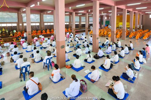 ภาพ No.69145:พระธรรมยาตรา ปฏิบัติศาสนกิจ ทำนุบำรุงศาสนสถาน, สวดธรรมจักร, ปฏิบัติธรรม ร่วมกับชุมชน,นักเรียนเด็กดีวีสตาร์ และร่วมพิธีทอดผ้าป่าบำรุงศาสนสถาน ในโครงการธรรมยาตรากตัญญูบูชา มหาปูชนียาจารย์ พระมงคลเทพมุนี(สด จนฺทสโร) พระผู้ปราบมาร อนุสรณ์สถาน 7 แห่ง ปีที่ 11