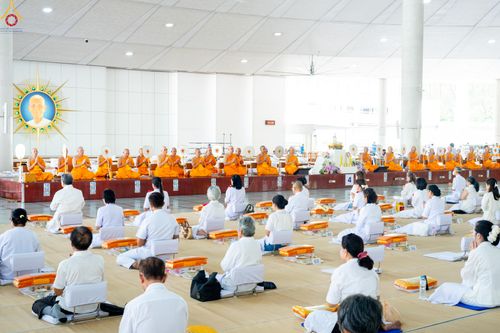 ภาพ No.337472:วันจันทร์ที่ 29 มิถุนายน พ.ศ.2569 (วันพระขึ้น 15 ค่ำ เดือน 8) พิธีบุพเปตพลี ครั้งที่ 184 ณ หอฉันคุณยายอาจารย์ฯ  พิธีสวดธัมมจักกัปปวัตนสูตร ครบ 8,495,000,000 จบ ณ มหาวิหารคด วัดพระธรรมกาย