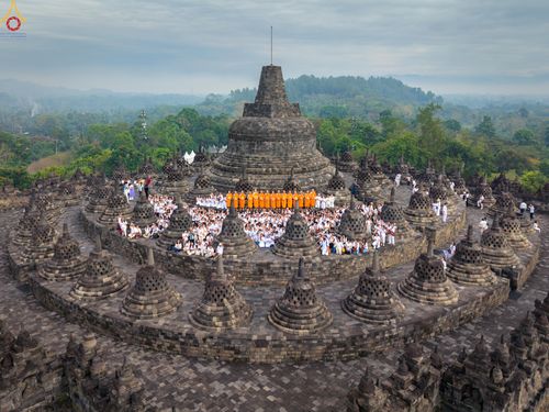 ภาพ No.331601:วันอาทิตย์ที่ 31 พฤษภาคม พ.ศ. 2569 เทศกาลวิสาขบูชานานาชาติ มหาเจดีย์บุโรพุทโธ (Borobudur) ในจังหวัดชวากลาง ประเทศอินโดนีเซีย
