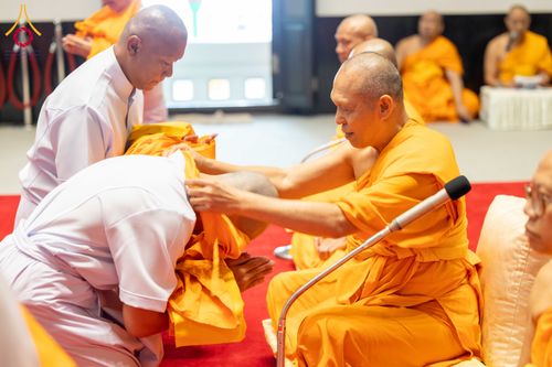 ภาพ No.321357:วันเสาร์ที่ 11 เมษายน พ.ศ.2569 พิธีขอบรรพชา พิธีขอสรณคมณ์และศีล, พิธีถวายบาตร พิธีอุปสมบท โครงการอุปสมบทหมู่ บูชาธรรมหลวงพ่อธัมมชโย พ.ศ.2569 โครงการอุปสมบทหมู่ธรรมทายาท ระดับอุดมศึกษา รุ่น 53 (ภาคฤดูร้อน) ณ วัดพระธรรมกาย ปทุมธานี