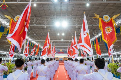 ภาพ No.92236:พิธีทอดกฐินธรรมชัยเพื่อสร้างอาคาร 115 ปี คุณยายอาจารย์มหารัตนอุบาสิกาจันทร์ ขนนกยูง อาทิตย์ต้นเดือนที่ 5 พฤศจิกายน พ.ศ. 2566 ณ วัดพระธรรมกาย จ.ปทุมธานี