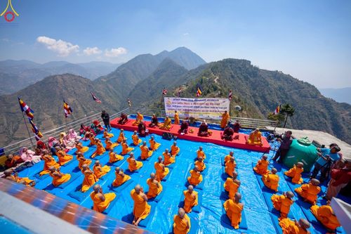 ภาพ No.80348:โครงการบรรพชาสามเณรภาคฤดูร้อน 100 รูป   ณ วัดมาศคันธะพุทธวิหาร เมืองลลิตปูร ประเทศเนปาล   ระหว่างวันที่ 5-15 เมษายน พ.ศ. 2566