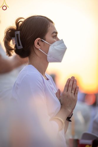 ภาพ No.75229:พิธีจุดประทีปถวายเป็นพุทธบูชา และบูชาธรรมมหาปูชนียาจารย์ ในโครงการธรรมยาตรากตัญญูบูชา มหาปูชนียาจารย์ พระมงคลเทพมุนี(สด จนฺทสโร) พระผู้ปราบมาร ปีที่ 11 ณ อนุสรณ์สถานลำดับที่ 7 สถานที่ขยายวิชชาธรรมกาย วัดพระธรรมกาย จ.ปทุมธานี วันที่ 31 มกราคม พ.ศ. 2566