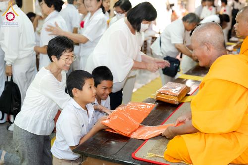 ภาพ No.304349:วันที่ 27 มกราคม พ.ศ. 2569 พิธีทอดผ้าป่าทำนุบำรุงศาสนสถาน ณ วัดไทยเจริญ อ.บางกรวย จ.นนทบุรี ในโครงการธรรมยาตรา กตัญญูบูชา มหาปูชนียาจารย์ พระมงคลเทพมุนี(สด จนฺทสโร) พระผู้ปราบมาร อนุสรณ์สถาน 7 แห่ง ปีที่ 14