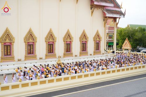 ภาพ No.278564:วันอาทิตย์ที่ 14 ธันวาคม พ.ศ.2568  พิธีเวียนประทักษิณ พิธีวันทาสีมาพระประธาน โครงการบวชบูชาธรรมมหาปูชนียาจารย์ ของศูนย์ปฏิบัติธรรมบุรีรัมย์ ณ วัดกลาง พระอารามหลวง จังหวัดบุรีรัมย์