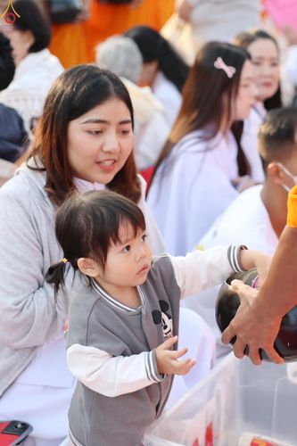 ภาพ No.292469:วันที่ 11 มกราคม พ.ศ. 2569 พิธีตักบาตรพระธรรมยาตรา ณ อนุสรณ์สถานคลองบางนางแท่น อ.สามพราน จ.นครปฐม ในโครงการธรรมยาตรา กตัญญูบูชา มหาปูชนียาจารย์ พระมงคลเทพมุนี(สด จนฺทสโร) พระผู้ปราบมาร อนุสรณ์สถาน 7 แห่ง ปีที่ 14