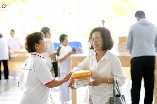 ภาพ No.328774:วันเสาร์ที่ 16 พฤษภาคม พ.ศ.2569 พิธีบุพเปตพลี ครั้งที่ 183 ร่วมอุทิศบุญแด่หมู่ญาติที่ล่วงลับไปแล้ว และสืบทอดอายุพระพุทธศาสนา ณ หอฉันคุณยายอาจารย์ฯ  วัดพระธรรมกาย
