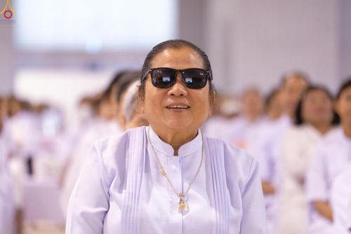 ภาพ No.311632:วันอาทิตย์ต้นเดือนที่ 1 มีนาคม พ.ศ.2569 สัมมนาพิเศษ พิธีมอบรูปหล่อโลหะหลวงปู่วัดปากน้ำ พระมงคลเทพมุนี พิธีมุทิตาสักการะในโอกาสพระครูปลัดรัตนวีรวัฒน์(รังสฤษดิ์ อิทธิจินฺตโก) เจ้าอาวาสวัดพระธรรมกาย  ดำรงตำแหน่งเป็น “ที่ปรึกษาเจ้าคณะจังหวัดปทุมธานี”  ณ ห้อง