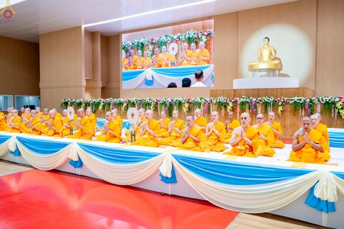 ภาพ No.329013:วันอาทิตย์ที่ 17 พฤษภาคม พ.ศ.2569 พิธีร่วมบุญการศึกษาพระภิกษุสามเณร (หนังสือบาลี นักธรรม ทางก้าวหน้า World-Pec) ณ ห้องแก้วสารพัดนึก 2 วัดพระธรรมกาย