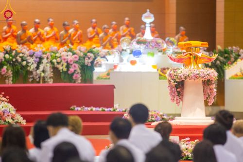 ภาพ No.92158:พิธีบูชาข้าวพระ ในวันทอดกฐินสามัคคี อาทิตย์ต้นเดือนที่ 5 พฤศจิกายน พ.ศ. 2566 ณ วัดพระธรรมกาย จ.ปทุมธานี