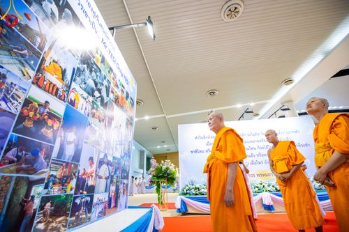 ภาพ No.90758:พิธีบำเพ็ญกุศลสวดพระอภิธรรม  อุบาสกถาวร พรหมถาวร (อุบาสกผู้ปั้นพระ) คืนที่ 3 วันจันทร์ที่ 16 ตุลาคม พ.ศ. 2566 ณ ห้องแก้วสารพัดนึก 1 สภาธรรมกายสากล วัดพระธรรมกาย จ.ปทุมธานี