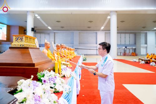 ภาพ No.90617:พิธีบำเพ็ญกุศลสวดพระอภิธรรม อุบาสกถาวร พรหมถาวร (อุบาสกผู้ปั้นพระ) วันอาทิตย์ที่ 15 ตุลาคม พ.ศ. 2566 ณ ห้องแก้วสารพัดนึก 1 สภาธรรมกายสากล วัดพระธรรมกาย จ.ปทุมธานี