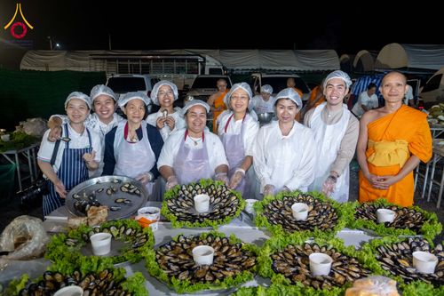 ภาพ No.299089:วันที่ 21 มกราคม พ.ศ. 2569 พิธีถวายภัตตาหารเป็นสังฆทาน แด่พระธรรมยาตรา ณ อนุสรณ์สถานบางปลา วัดบางปลา อำเภอบางเลน จังหวัดนครปฐม ในโครงการธรรมยาตรา กตัญญูบูชา มหาปูชนียาจารย์ พระมงคลเทพมุนี(สด จนฺทสโร) พระผู้ปราบมาร อนุสรณ์สถาน 7 แห่ง ปีที่ 14