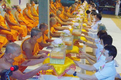 พิธีถวายภัตตาหารเป็นสังฆทาน แด่คณะพระธรรมยาตราฯ ในโครงการธรรมยาตรากตัญญูบูชา มหาปูชนียาจารย์ พระมงคลเทพมุนี(สด จนฺทสโร) พระผู้ปราบมาร อนุสรณ์สถาน 7 แห่ง ปีที่ 11 วันที่ 16 มกราคม พ.ศ. 2566