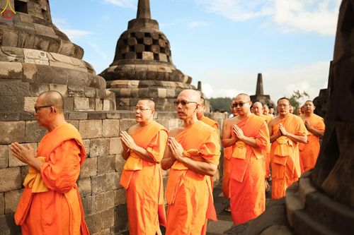 ภาพ No.331231:วันที่ 29 พฤษภาคม พ.ศ.2569 MBMI Tangerang (Majelis Agama Buddha Mahanikaya)  ได้มีการเตรียมงานเพื่อจัดงานวิสาขบูชานานาชาติ (ภาพชุดที่ 2)