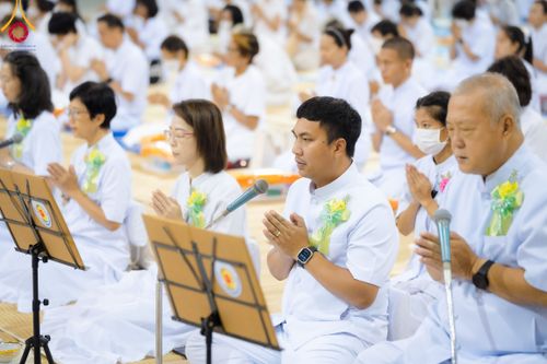 ภาพ No.105536:พิธีถวายภัตตาหารเป็นสังฆทาน แด่คณะพระธรรมยาตราฯ ในโครงการธรรมยาตรากตัญญูบูชา มหาปูชนียาจารย์ พระมงคลเทพมุนี(สด จนฺทสโร) พระผู้ปราบมาร อนุสรณ์สถาน 7 แห่ง ปีที่ 12 วันที่ 3 มกราคม พ.ศ. 2567 ณ สภาธรรมกายสากล วัดพระธรรมกาย