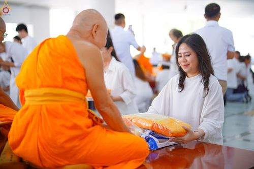 ภาพ No.317612:วันพฤหัสบดีที่ 2 เมษายน พ.ศ.2569 พิธีบุพเปตพลี ครั้งที่ 180 ณ หอฉันคุณยายอาจารย์ฯ วัดพระธรรมกาย