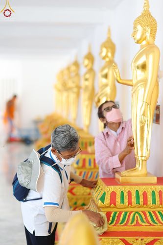 ภาพ No.71546:พระธรรมยาตรา ปฏิบัติศาสนกิจ ทำนุบำรุงศาสนสถาน, ปฏิบัติธรรม ร่วมกับชุมชน,นักเรียนเด็กดีวีสตาร์ และร่วมพิธีทอดผ้าป่าบำรุงศาสนสถาน ในโครงการธรรมยาตรากตัญญูบูชา มหาปูชนียาจารย์ พระมงคลเทพมุนี(สด จนฺทสโร) พระผู้ปราบมาร อนุสรณ์สถาน 7 แห่ง ปีที่ 11 ณ วัดสองพี่น